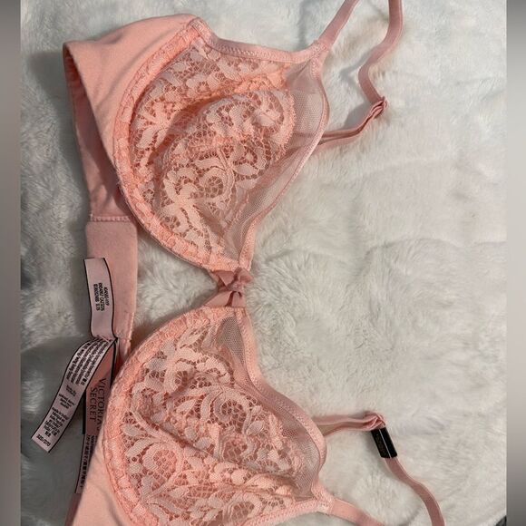 'Victoria's Secret Unlined Bra color Pink / Peach 
Lace bra - Picture 7 of 12